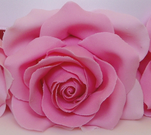Brooch and Roses Wedding Cake