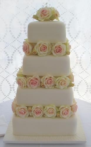 Country Roses Wedding Cake